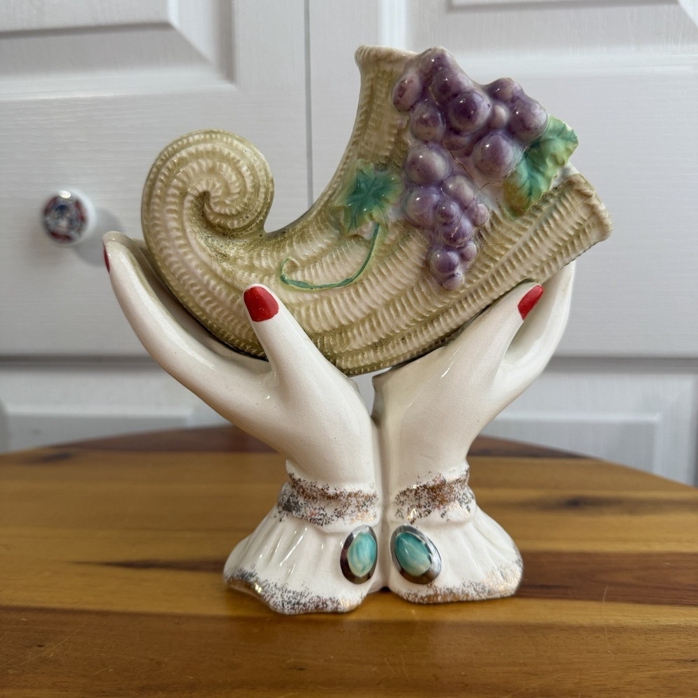 Ucagco Ceramics Japan Hands Holding Cornucopia Vase Decor 1950s‎ Cottage Antique